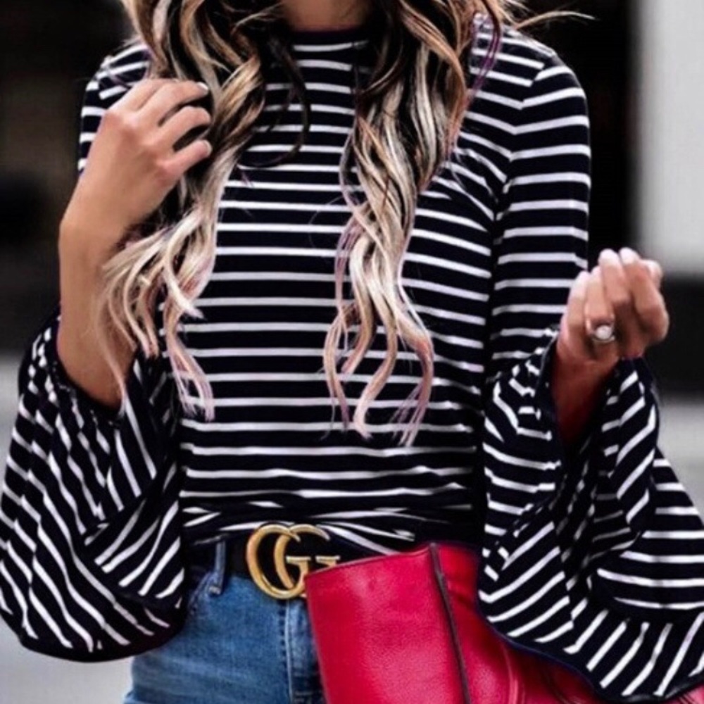 ✨NEW ARRIVAL✨ Black/White Long Bell Sleeve Top